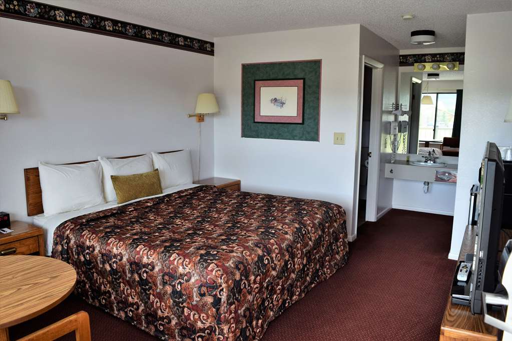 Littletree Inn-guestroom-Guest Room,On-Site.jpg