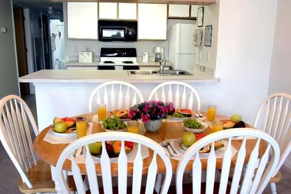 Dining,Dining Area,Restaurant,On-Site