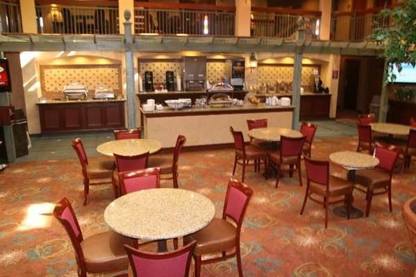 Restaurant - Auburn Place Hotel & Suites Cape Girardeau - I-55, Exit 96