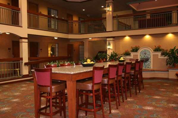 Restaurant - Auburn Place Hotel & Suites Cape Girardeau - I-55, Exit 96