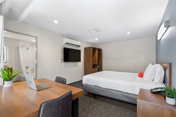  - Good Nite Inn Calabasas