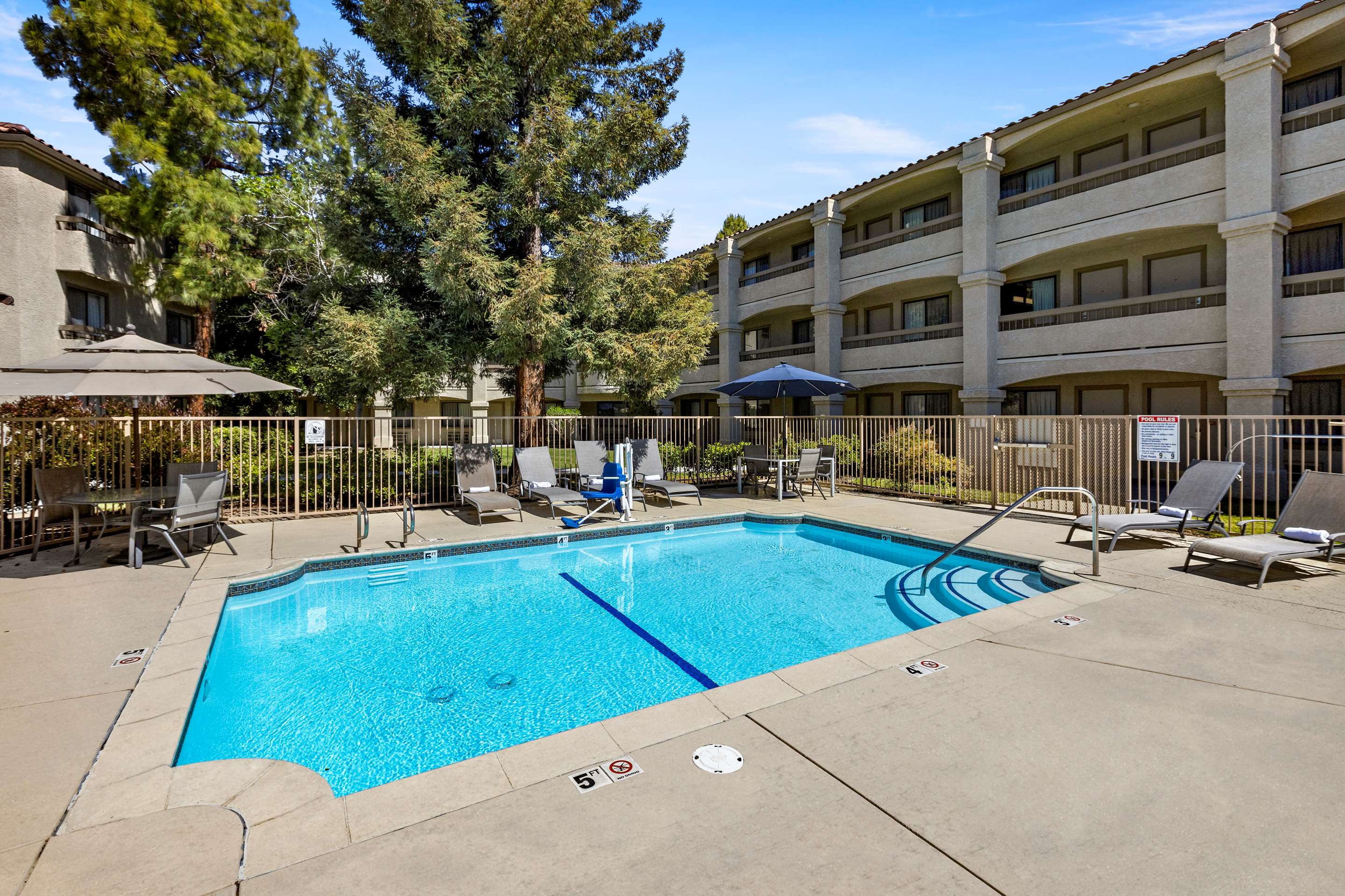 Fremont pool | Good Nite Inn Fremont