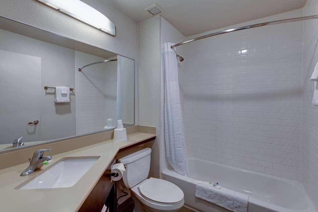 Good Nite Inn Buena Park - Anaheim Disneyland-guestroom-Guest Room,Bathroom,On-Site.jpg
