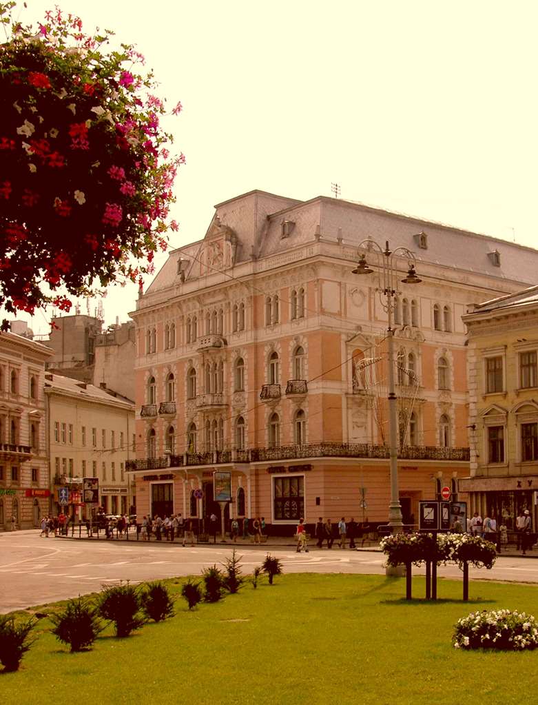 George Hotel