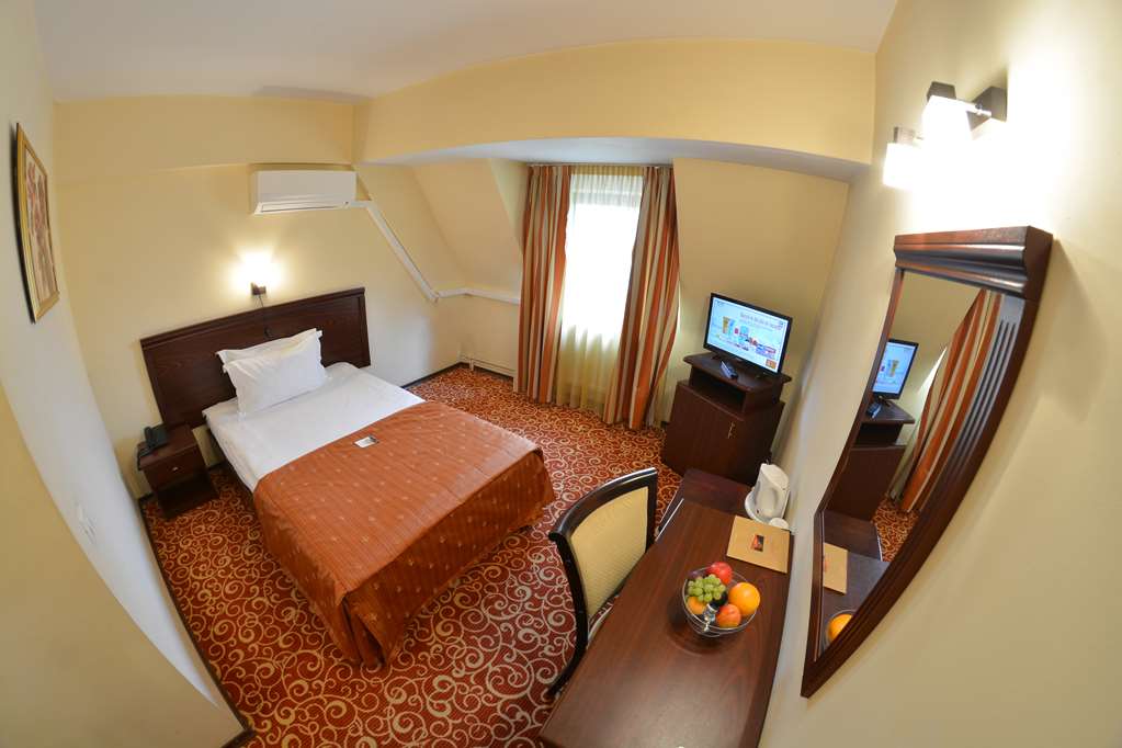 Central Hotel-guestroom-Guest Room,On-Site.jpg