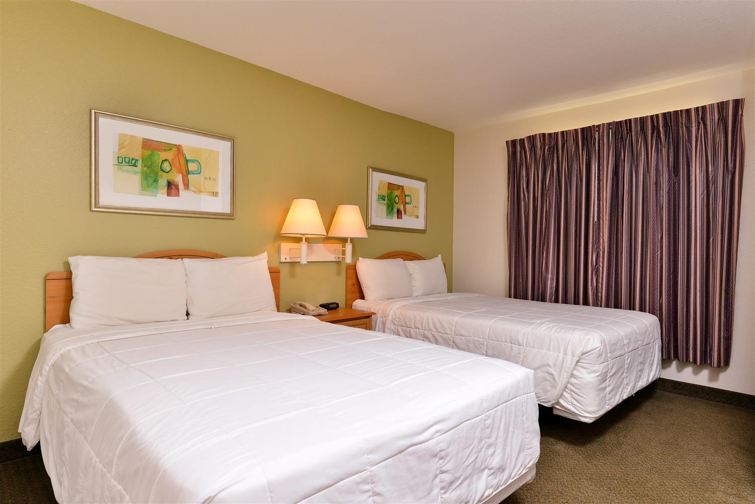 2 Double Beds Non-Smoking image