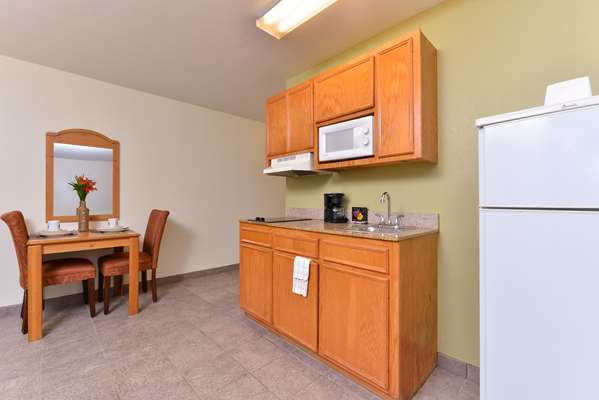 - Americas Best Value Inn Winnie - I-10, Exit 829