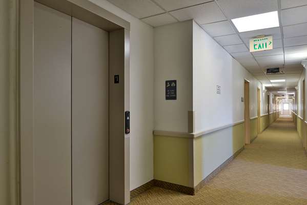  - Americas Best Value Inn Winnie - I-10, Exit 829