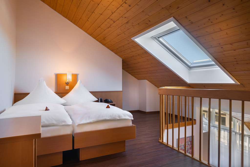 ACORA KARLSRUHE ZENTRUM-guestroom-Guest Room,Suite,On-Site.jpg