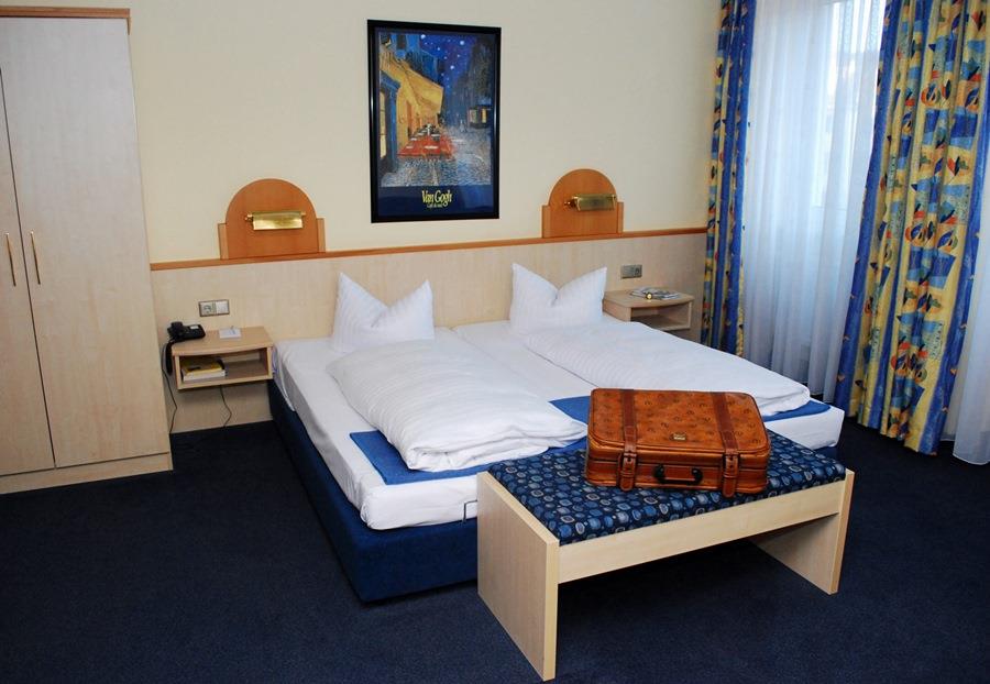 CPH HOTEL STRAUSS-guestroom-Guest Room,Suite,Indoor/Interior,On-Site.jpg