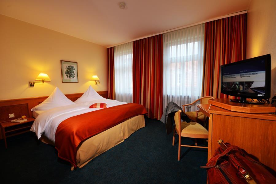 CPH HOTEL HOLLAENDER HOF-guestroom-Guest Room,Suite,Indoor/Interior,On-Site.jpg
