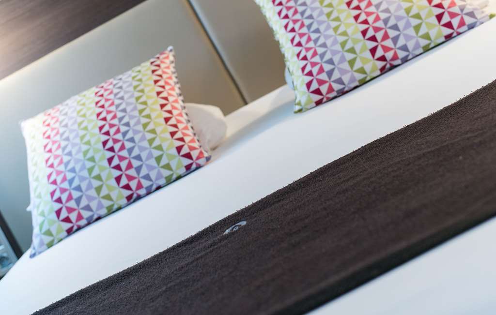 CAMPANILE AGEN-guestroom-Guest Room,On-Site.jpg