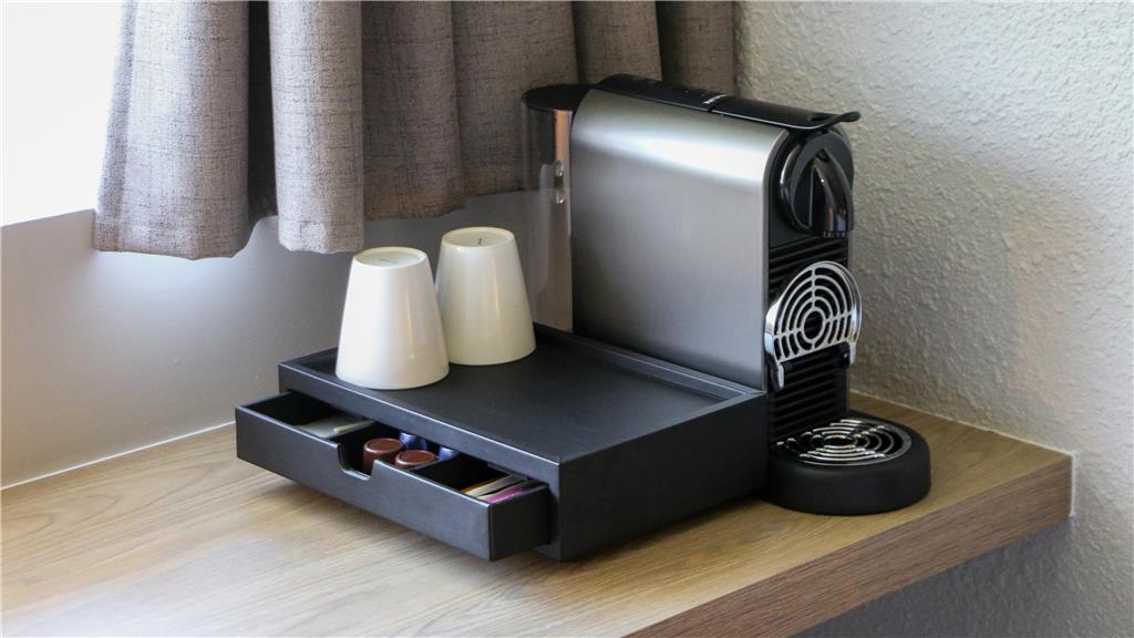 CAMPANILE AIX-EN-PROVENCE SUD - PON-guestroom-Guest Room,Guest Room Amenity,On-Site.jpg