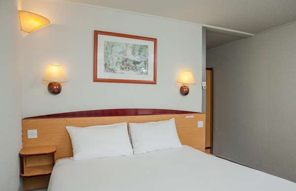 Hotel CAMPANILE BASILDON - East of London - Standard Room