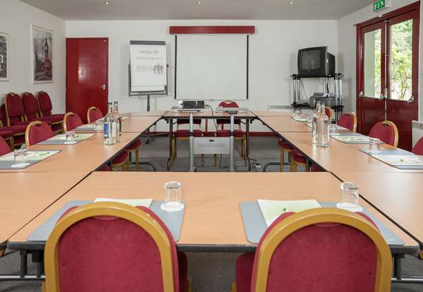 巴兹尔登—伦敦东部康铂酒店