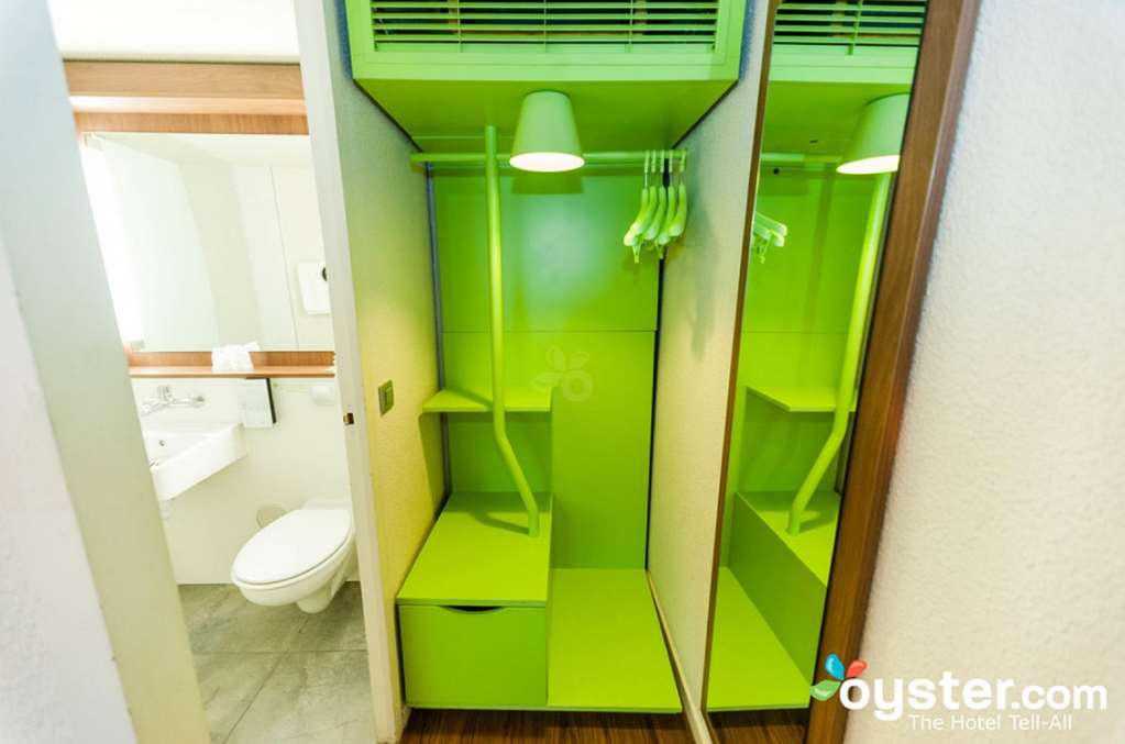 CAMPANILE BIARRITZ-guestroom-Guest Room,Guest Room Amenity,On-Site.jpg