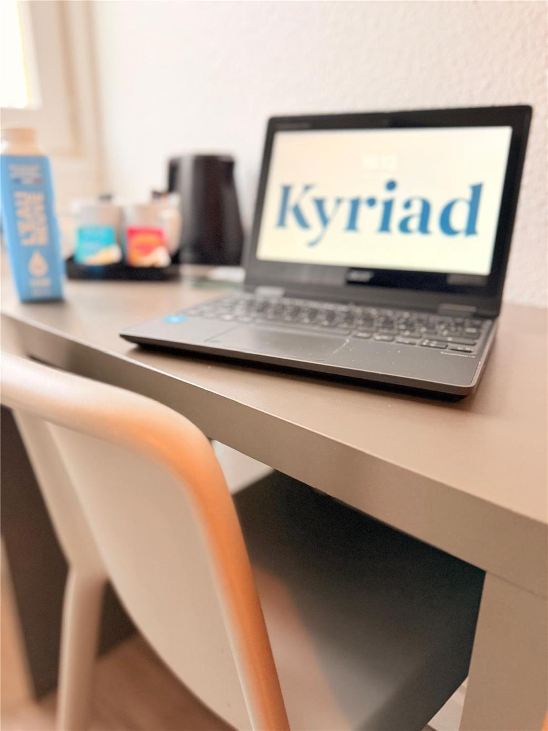 HOTEL KYRIAD BLOIS SUD - Vineuil - Bureau Chambre 1