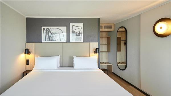 HOTEL CAMPANILE NATURE - CERGY PONTOISE