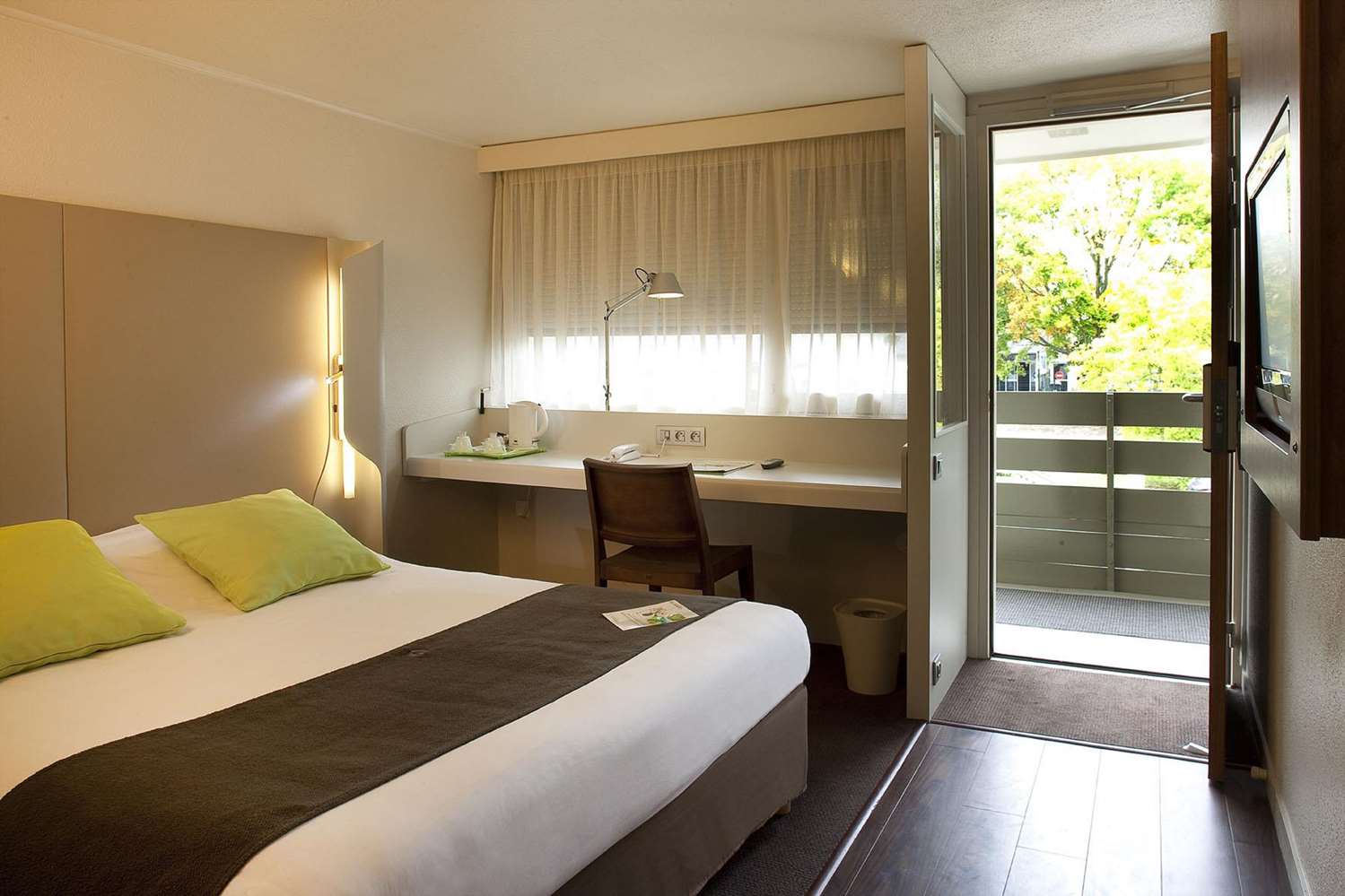 HOTEL CAMPANILE CHARTRES - Guest Room