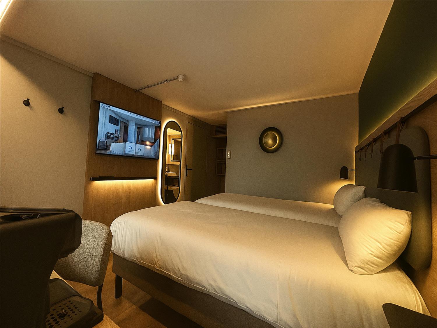 HOTEL CAMPANILE CLERMONT FERRAND NORD - Riom - CHAMBRE TWIN au bon format