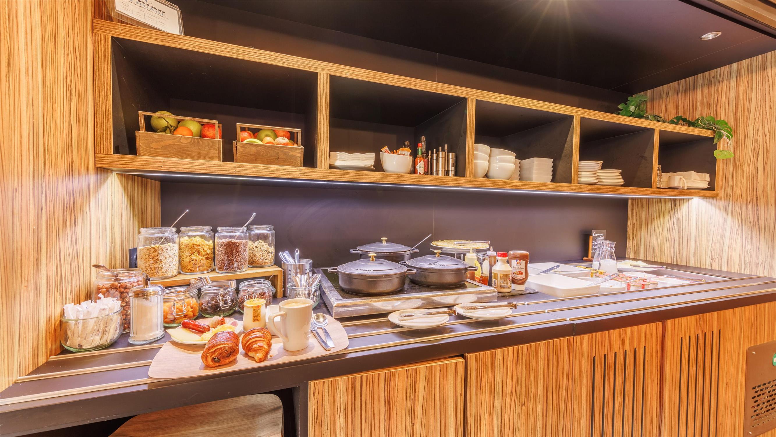 HÔTEL CAMPANILE NATURE - CLERMONT FERRAND NORD RIOM - Vue extérieure