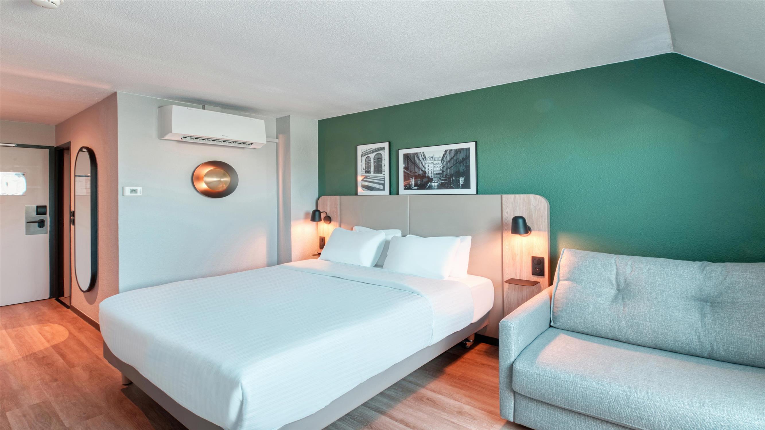 HÔTEL CAMPANILE COMPIEGNE - Chambres / Logements