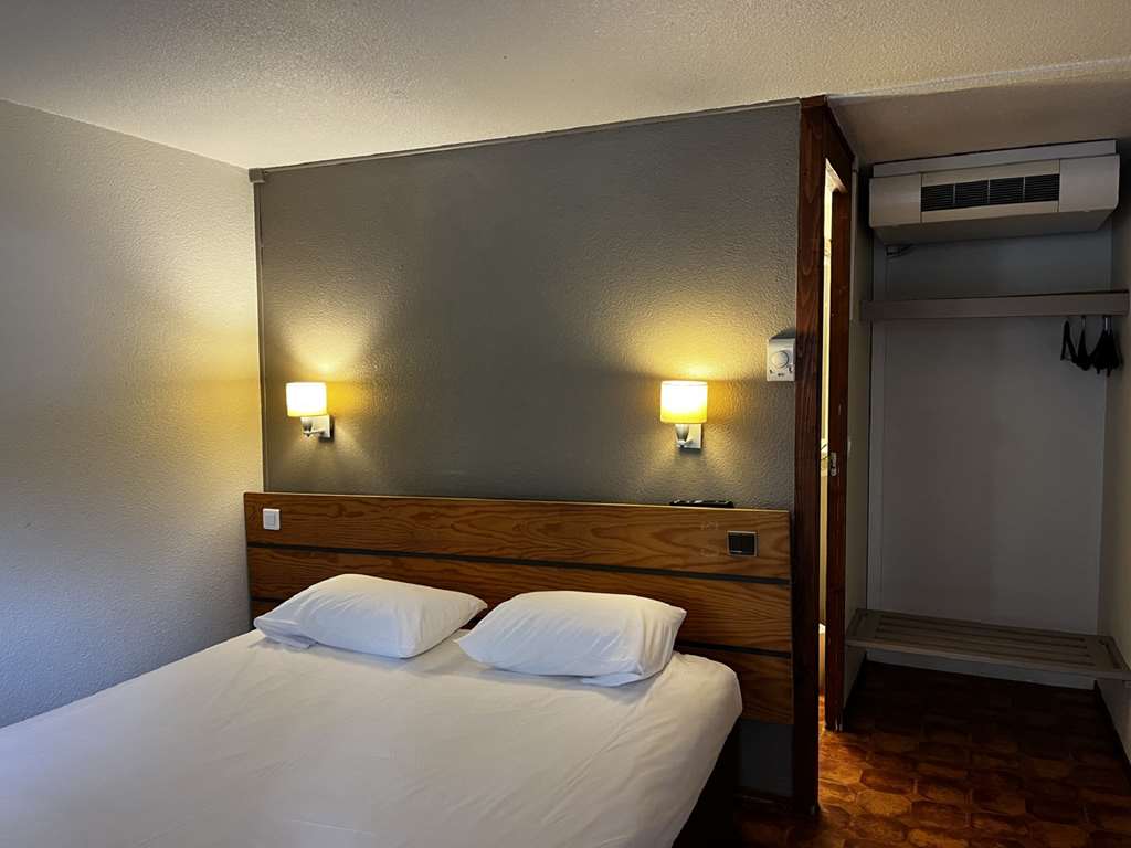 CAMPANILE DAX - SAINT PAUL LS DAX-guestroom-Guest Room,On-Site.jpg
