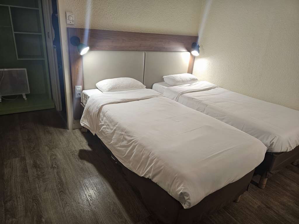 CAMPANILE DEAUVILLE - SAINT ARNOULT-guestroom-Guest Room,On-Site.jpg