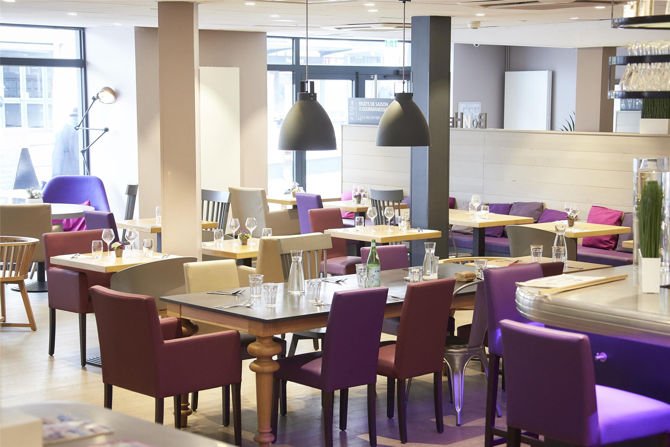 HOTEL CAMPANILE DIJON CENTRE - Gare - x LIVE Thomas HAZEBROUCK photographe