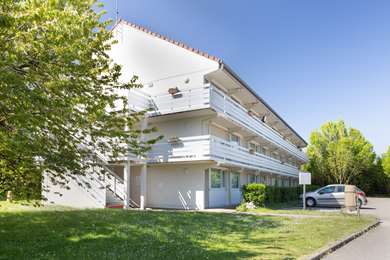 HÔTEL CAMPANILE DOLE