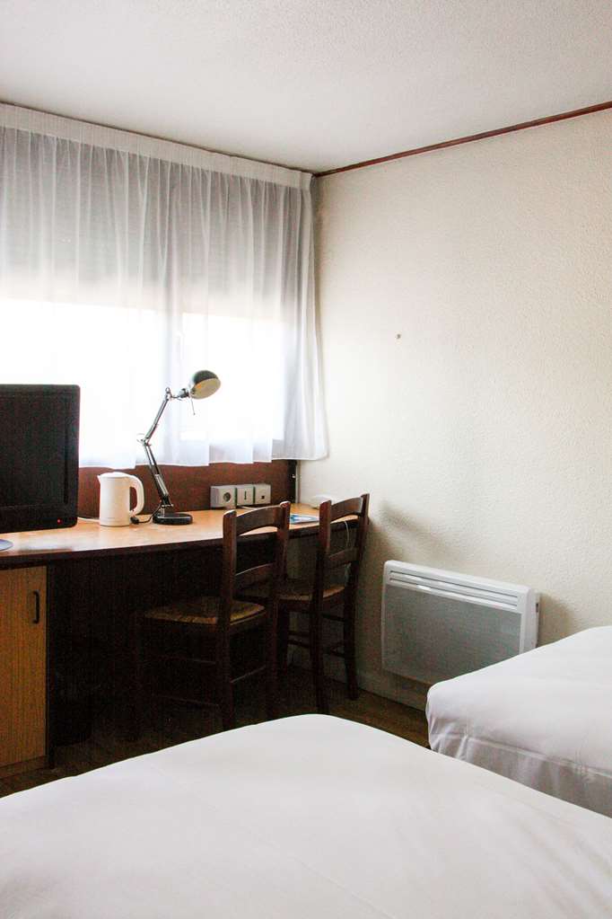 CAMPANILE LILLE SUD - DOUAI CUINCY-guestroom-Guest Room,On-Site.jpg