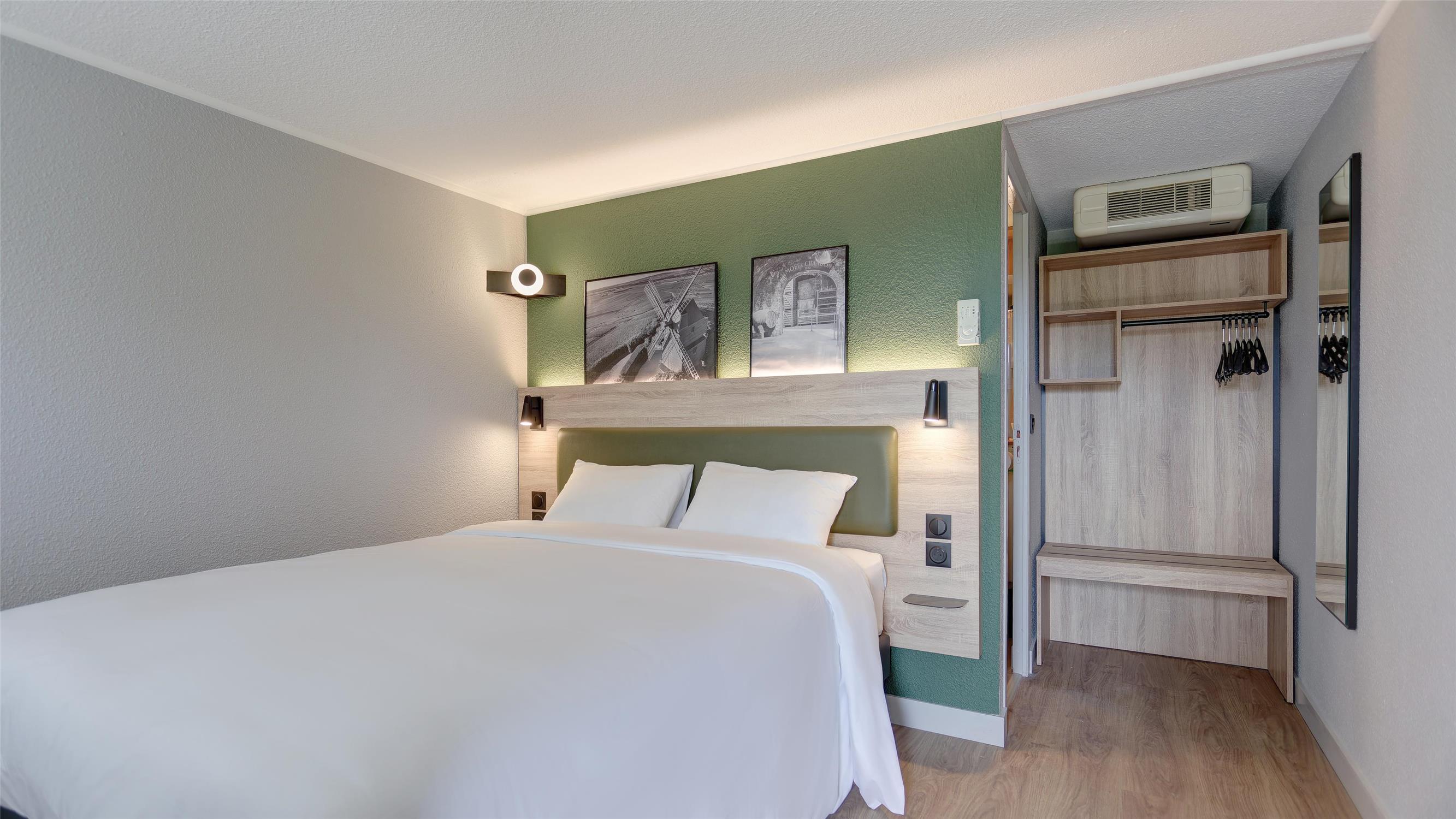 HOTEL CAMPANILE EPERNAY - Dizy - Campanile NATURE - Epernay Dizy - Double room