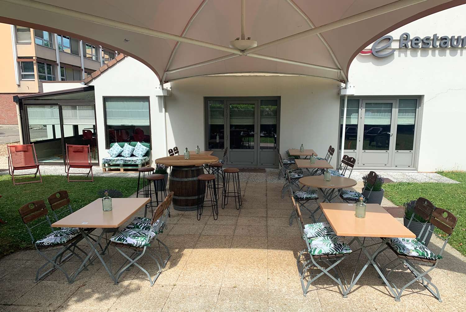 HOTEL CAMPANILE EPINAY SUR ORGE - Terrace Campanile Epinay sur Orge