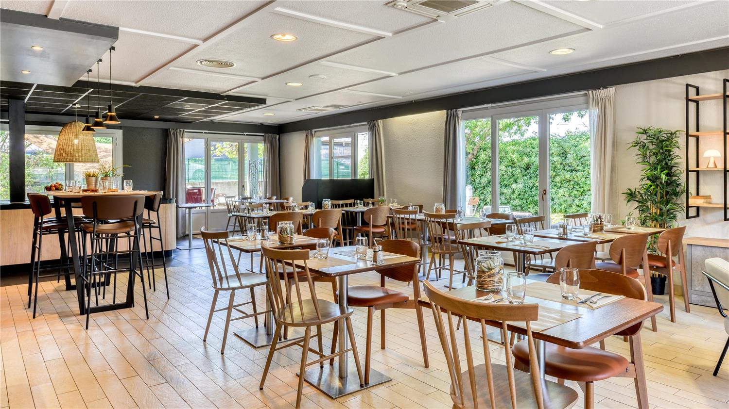 HÔTEL CAMPANILE EPONE - Restaurant / Etablissement gastronomique