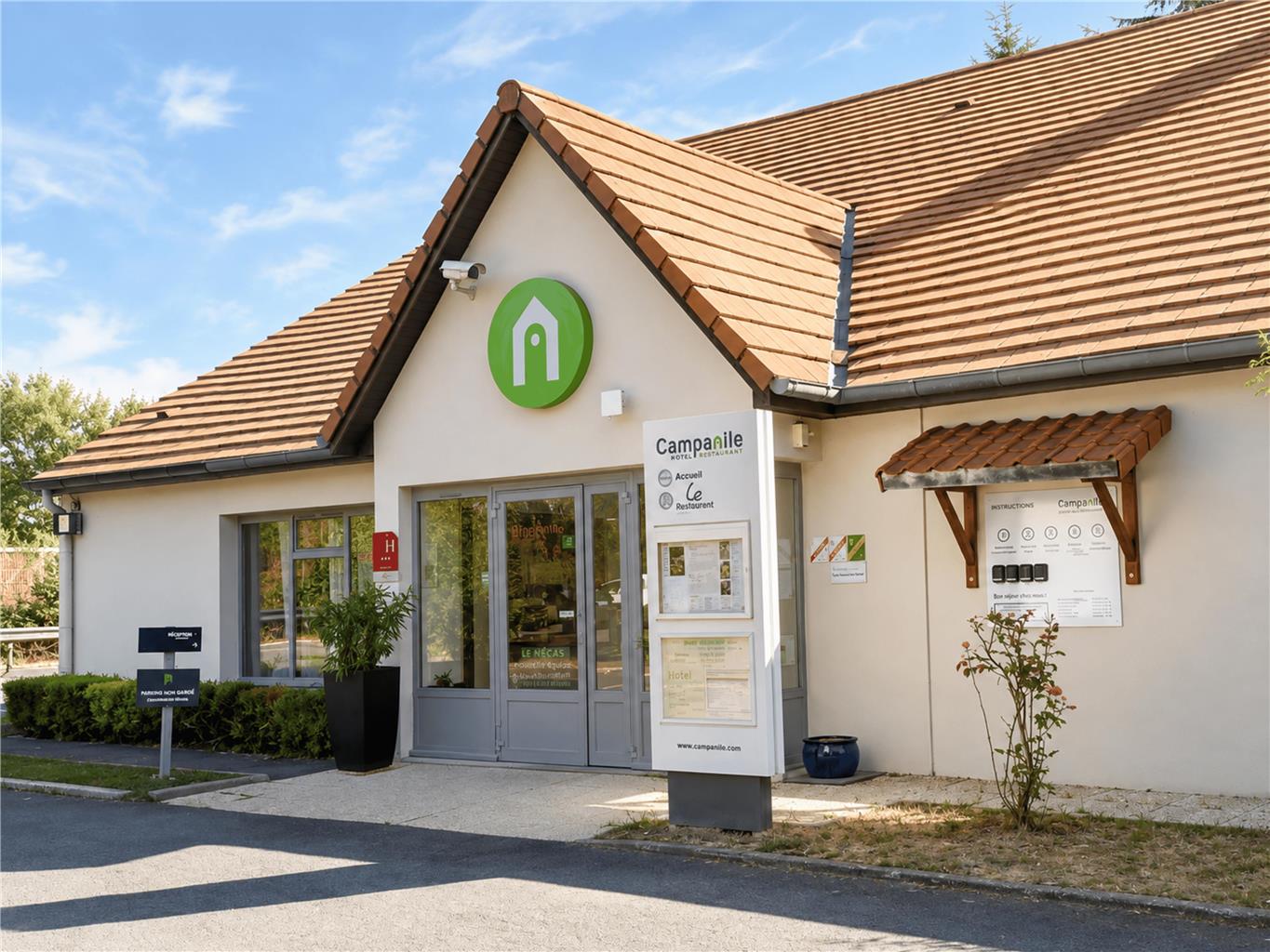 Hotel Campanile Evry Est