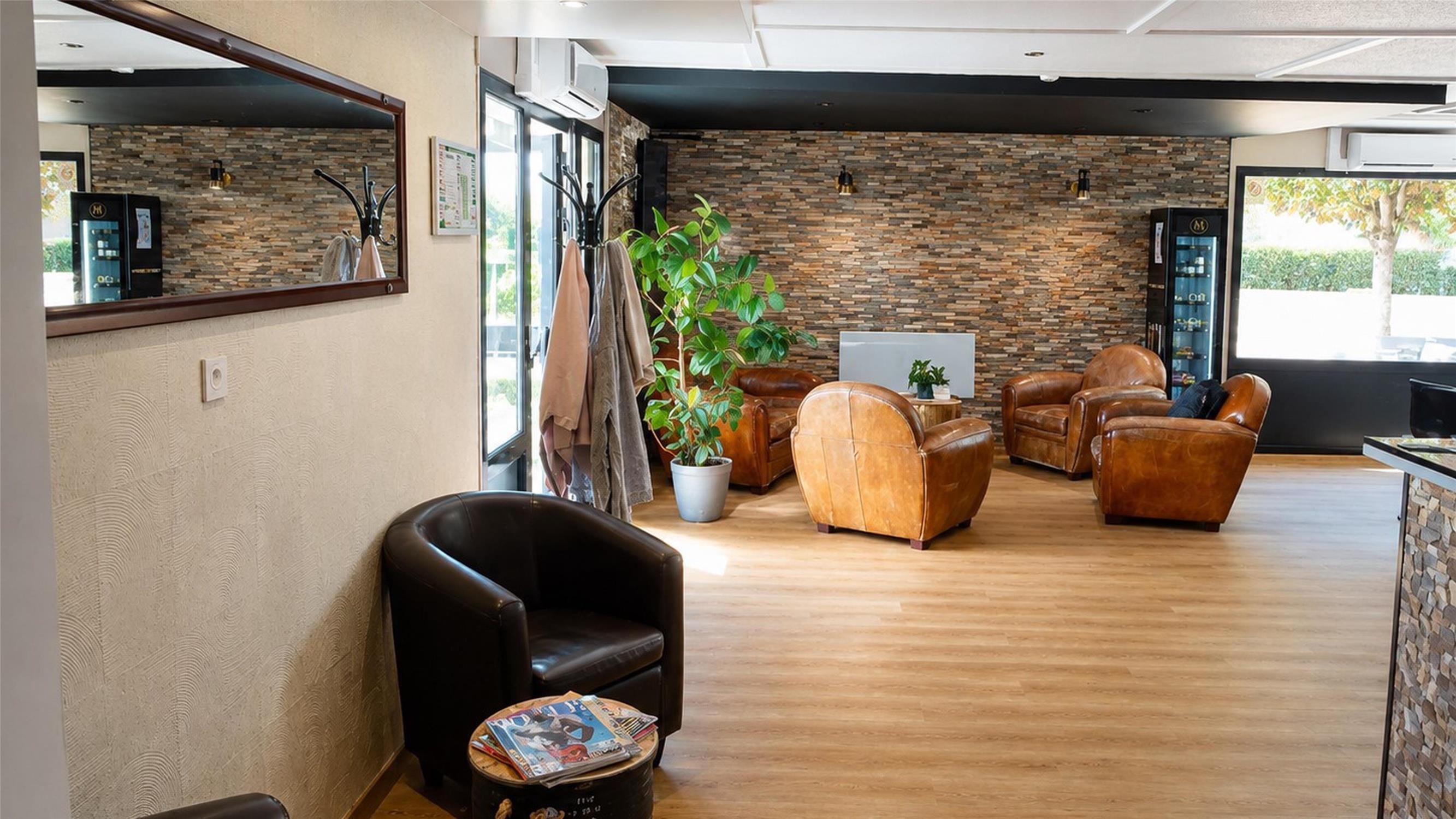 HOTEL KYRIAD FONTENAY TRESIGNY - SALLON RECEP