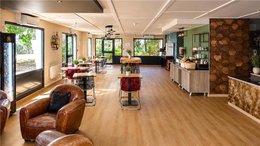 HÔTEL KYRIAD FONTENAY TRESIGNY