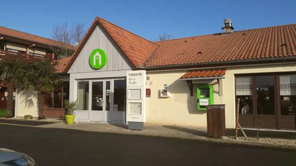 On-Site,Outdoor/Exterior,Exterior View of Building
