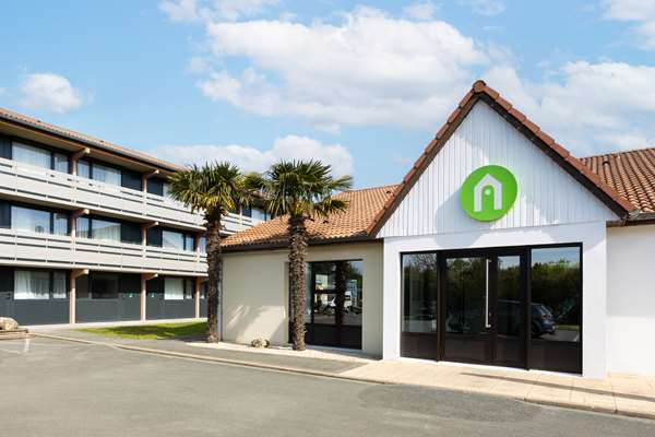 Campanile NATURE La Rochelle Puilboreau