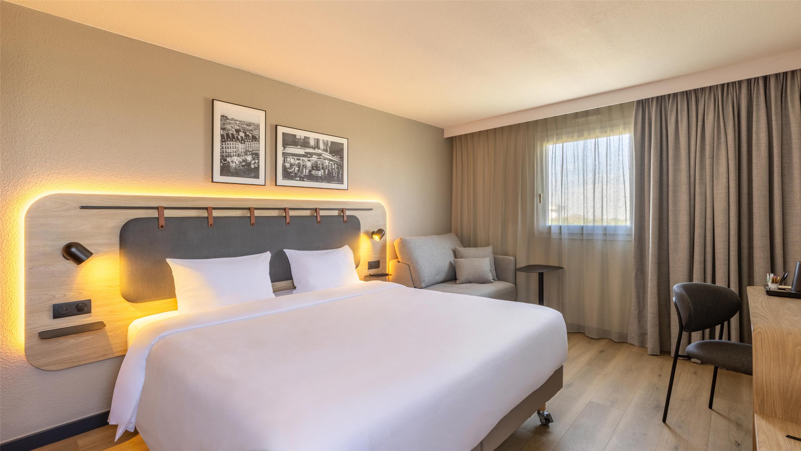 HÔTEL CAMPANILE PRIME - LE BLANC-MESNIL - Chambres / Logements