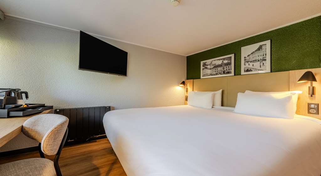 CAMPANILE LILLE EST - VILLENEUVE-guestroom-Guest Room,On-Site.jpg