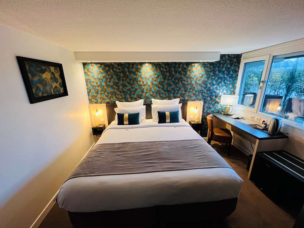 KYRIAD LISIEUX-guestroom-Guest Room,Suite,On-Site.jpg