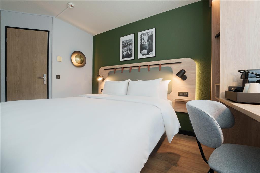 CAMPANILE LYON CENTRE GARE PERRACHE-guestroom-Guest Room,On-Site.jpg