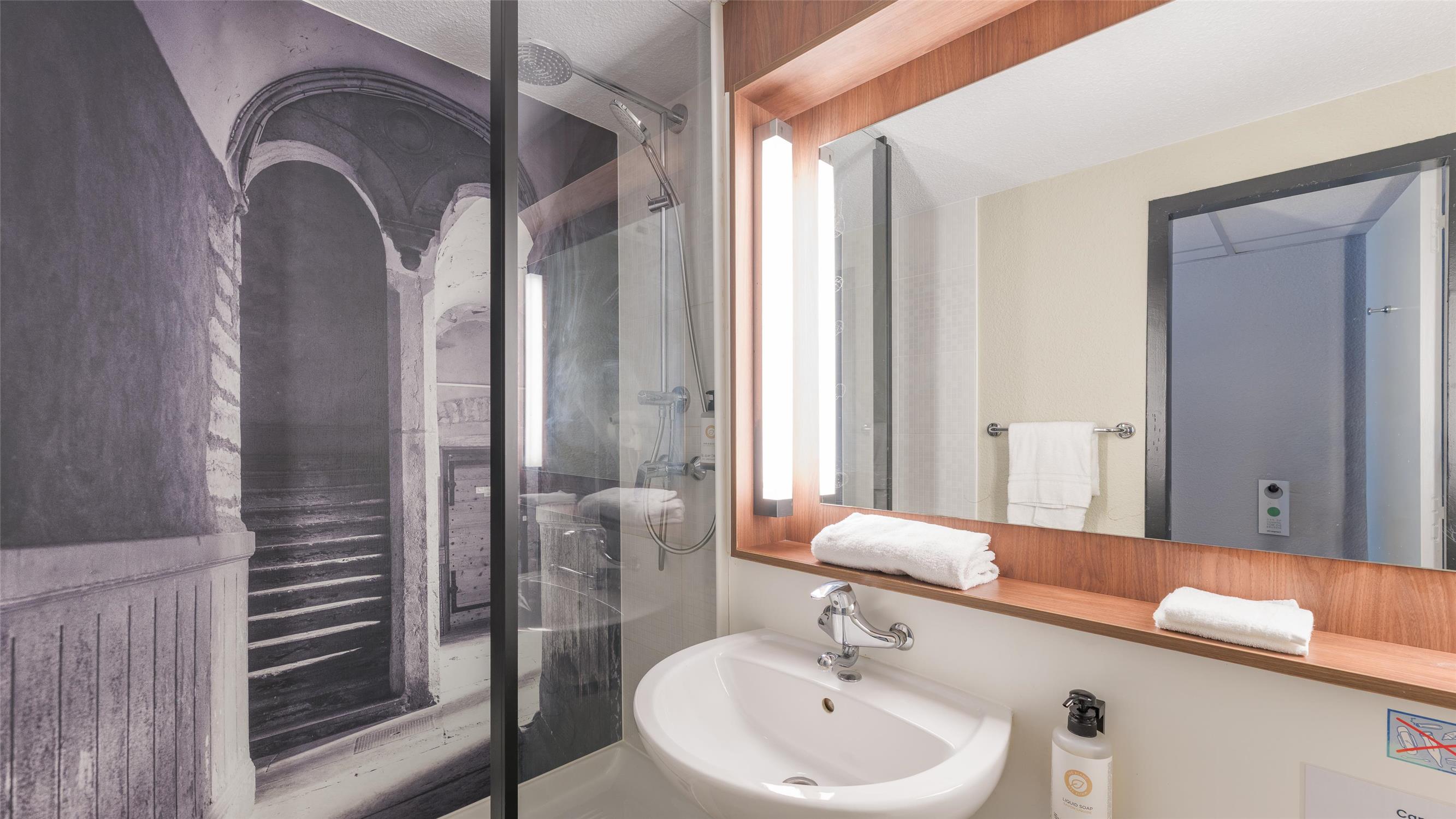 HÔTEL CAMPANILE PRIME - LYON CENTRE - GARE PERRACHE - Chambre d’agrement