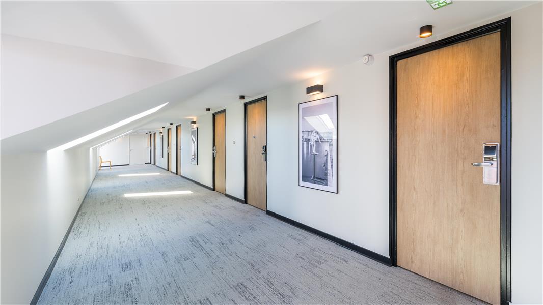 HÔTEL CAMPANILE NATURE - LYON EST BRON EUREXPO