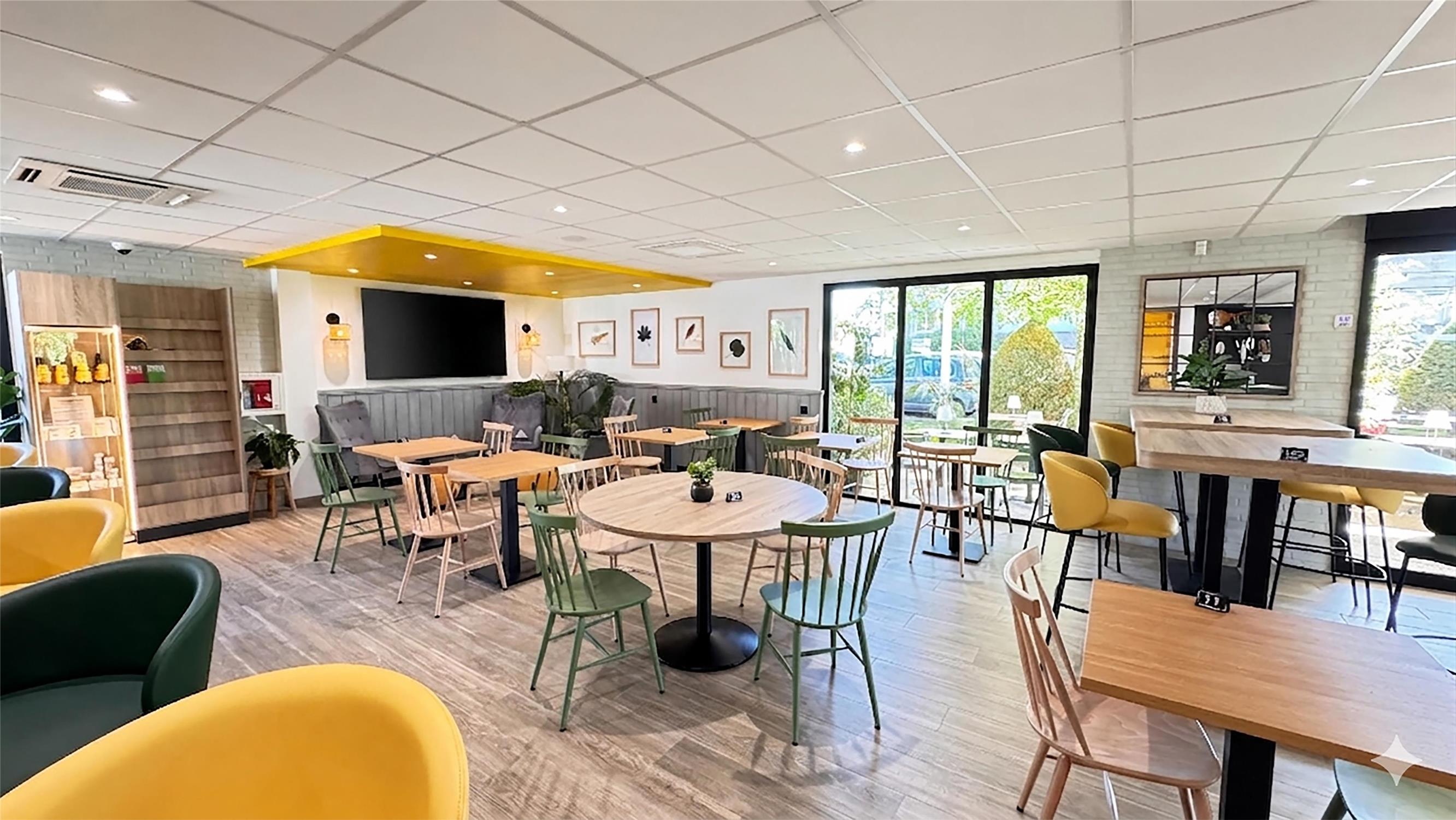 HÔTEL CAMPANILE L'ISLE D'ABEAU - Bourgoin Jallieu - Bar / Lounge