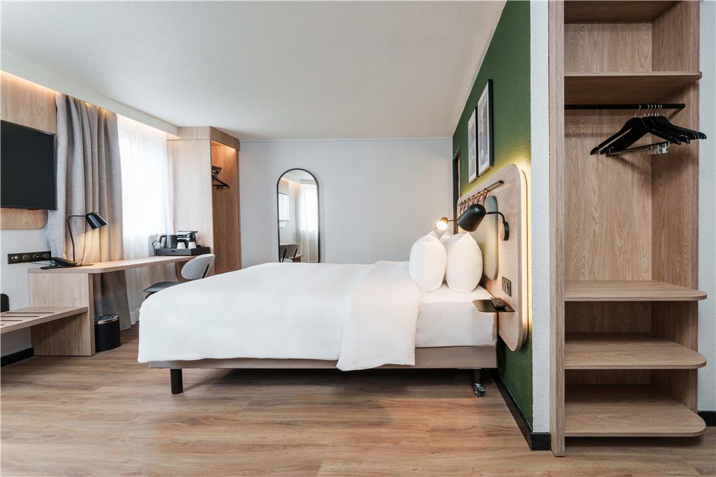 CAMPANILE LYON OUEST - TASSIN-guestroom-Guest Room,On-Site.jpg
