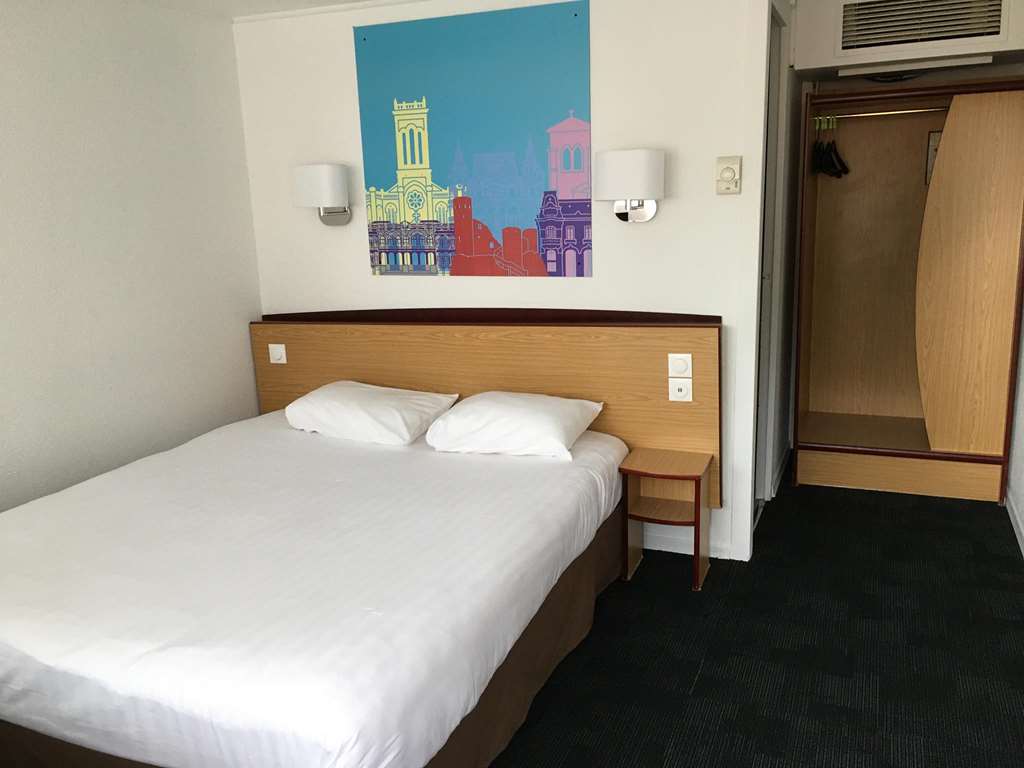KYRIAD DIRECT MARSEILLE EST - LA VA-guestroom-Guest Room,On-Site.jpg