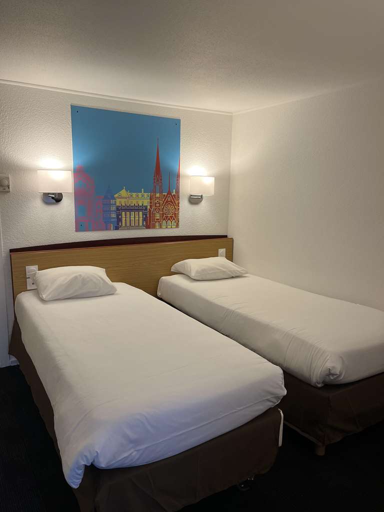 KYRIAD DIRECT MARSEILLE OUEST - MAR-guestroom-Guest Room,On-Site.jpg