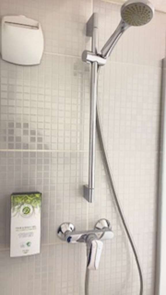 KYRIAD DIRECT MONTPELLIER - SAINT J-guestroom-Guest Room,Bathroom,On-Site.jpg